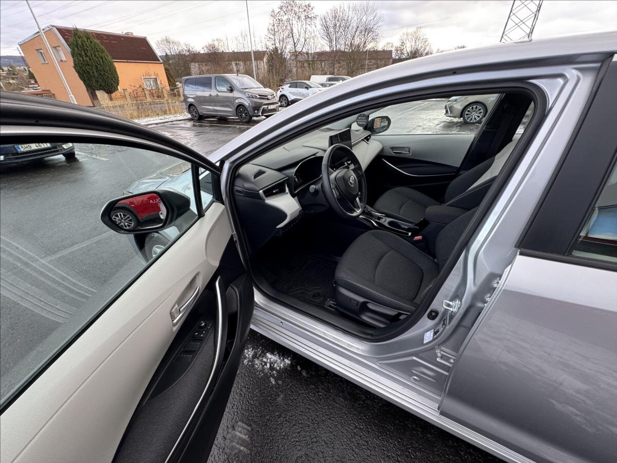 Toyota Corolla Sedan / Limuzína 1,8 l 72 kw