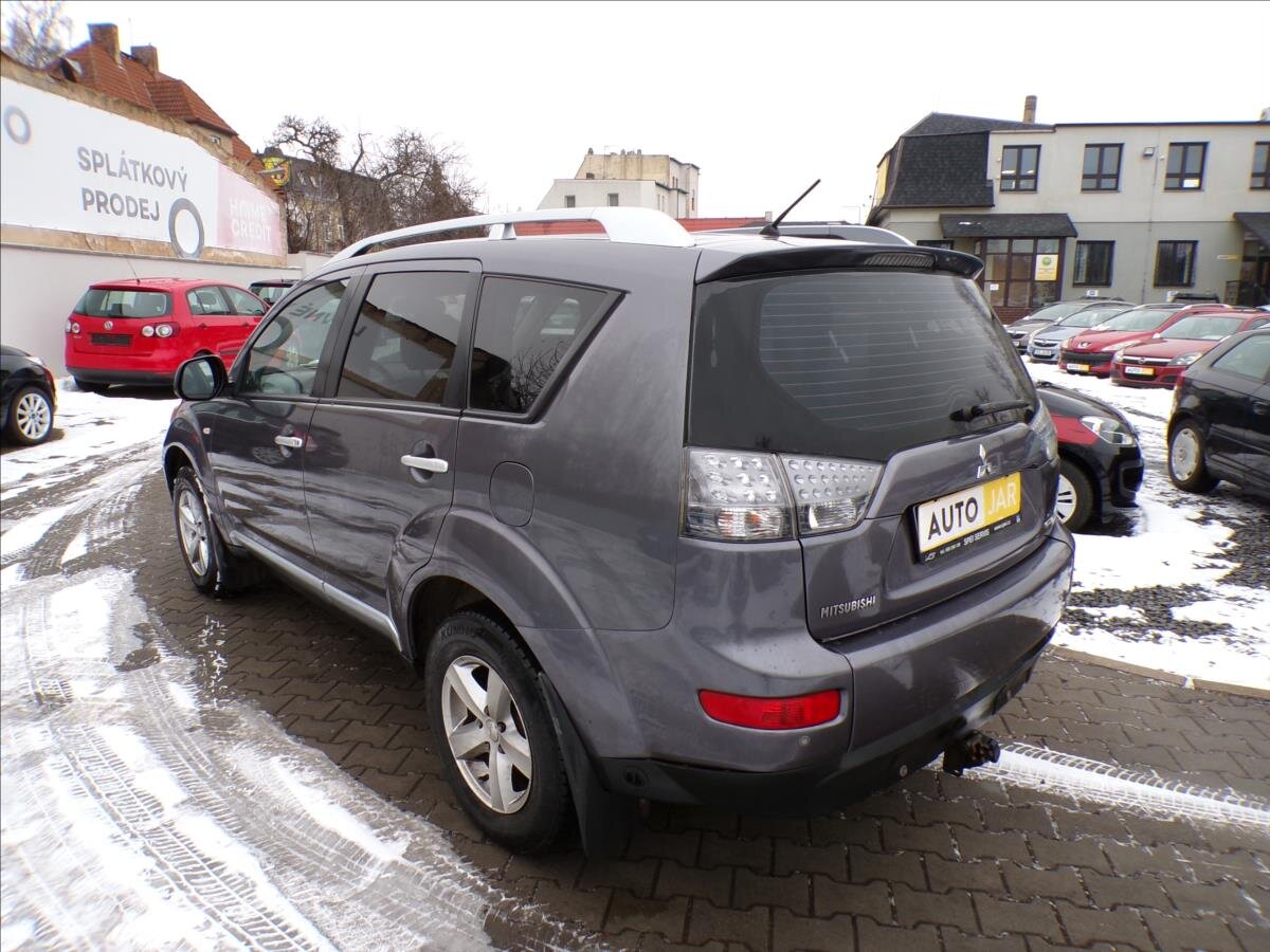 Mitsubishi Outlander Kombi 2,4 l 125 kw