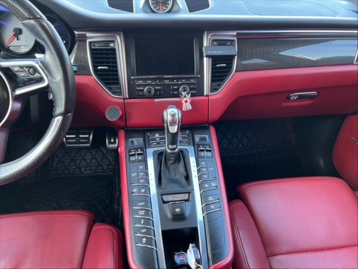 Porsche Macan SUV / Terénní 3,0 l 190 kw