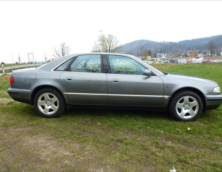 Audi A8 8