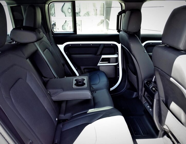 Land Rover Defender SUV / Terénní 3,0 l 147 kw