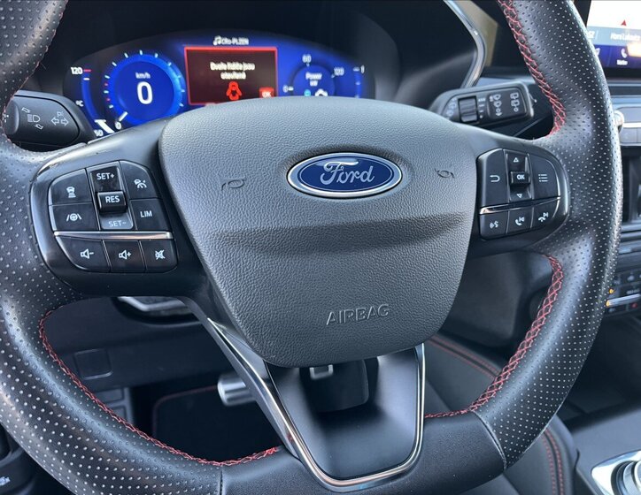 Ford Kuga SUV / Terénní 2,5 l 165 kw