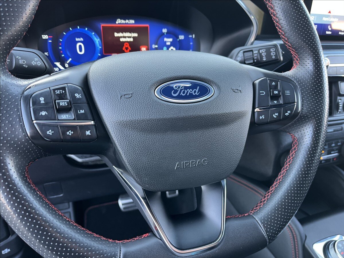 Ford Kuga SUV / Terénní 2,5 l 165 kw