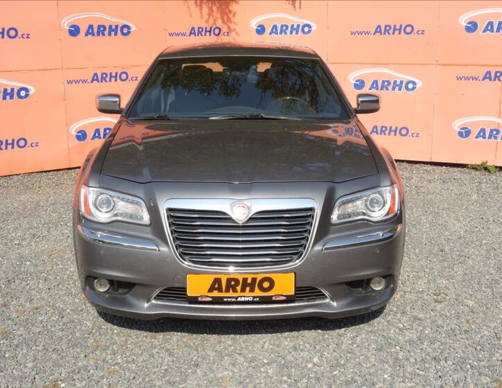 Lancia Thema Sedan / Limuzína 3,0 l 140 kw