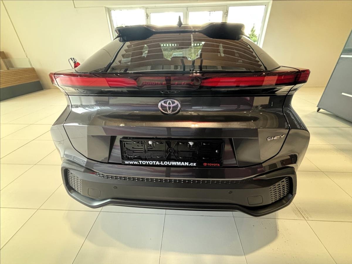 Toyota C-HR SUV 1,8 l 103 kw