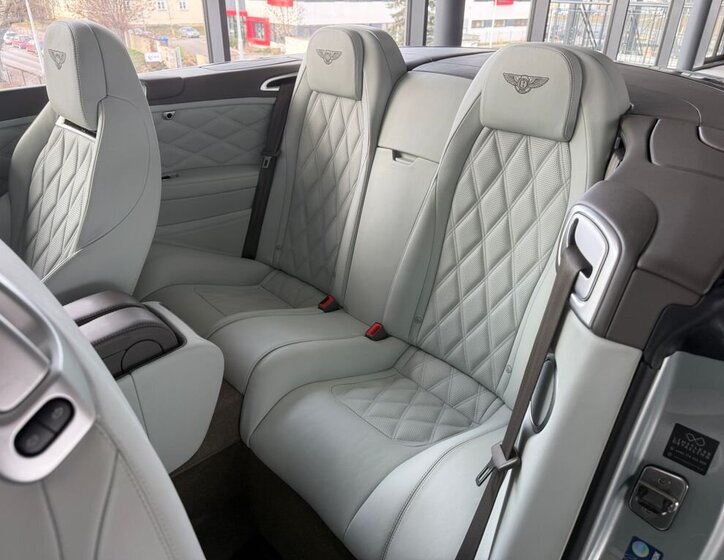 Bentley Continental GTC Kabriolet 4,0 l 373 kw