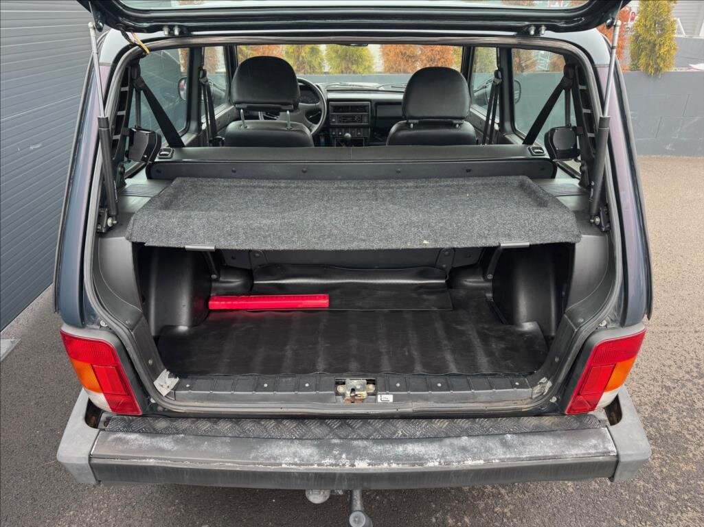 Lada Niva SUV / Terénní 1,7 l 61 kw