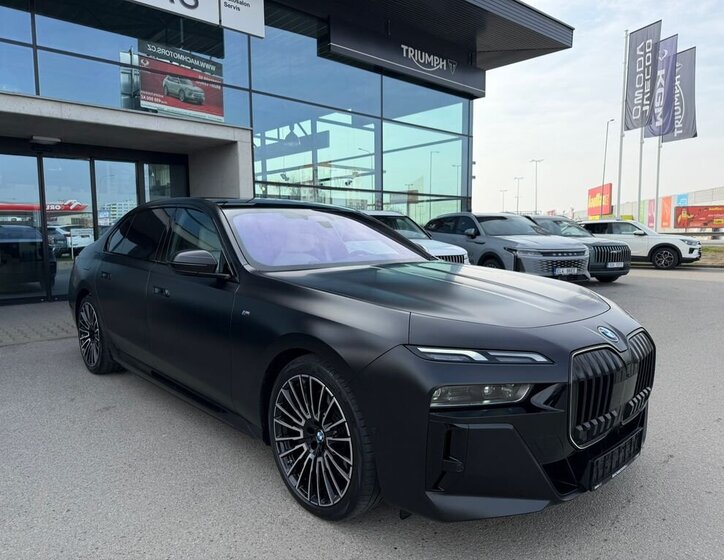 BMW Řada 7 Sedan / Limuzína 3,0 l 360 kw