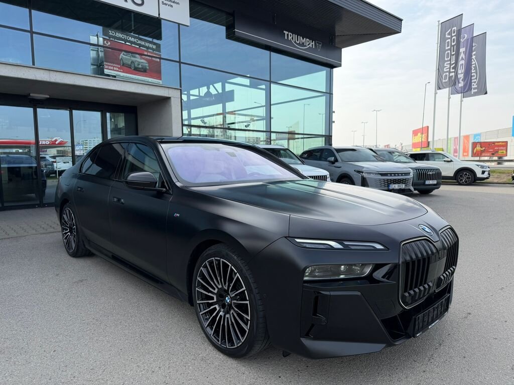 BMW Řada 7 Sedan / Limuzína 3,0 l 360 kw