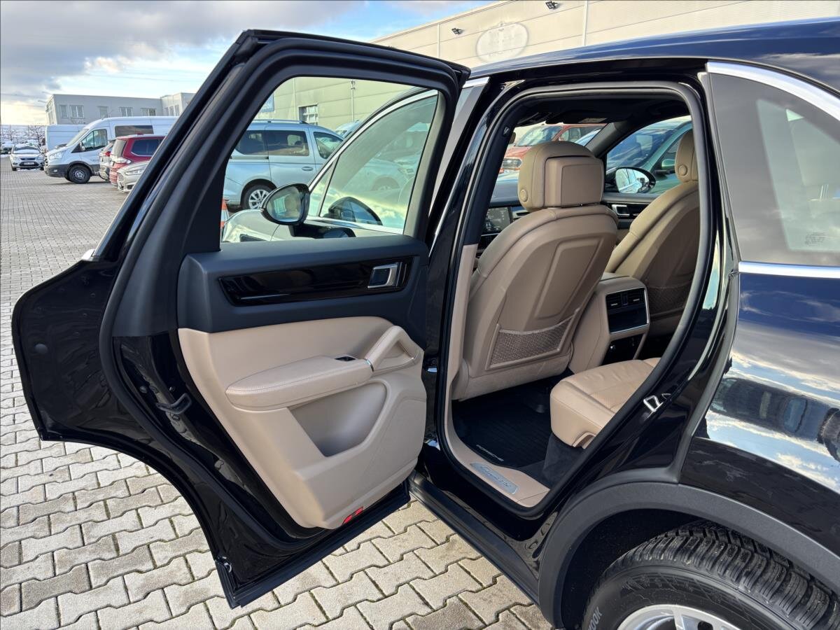 Porsche Cayenne SUV / Terénní 3,0 l 250 kw