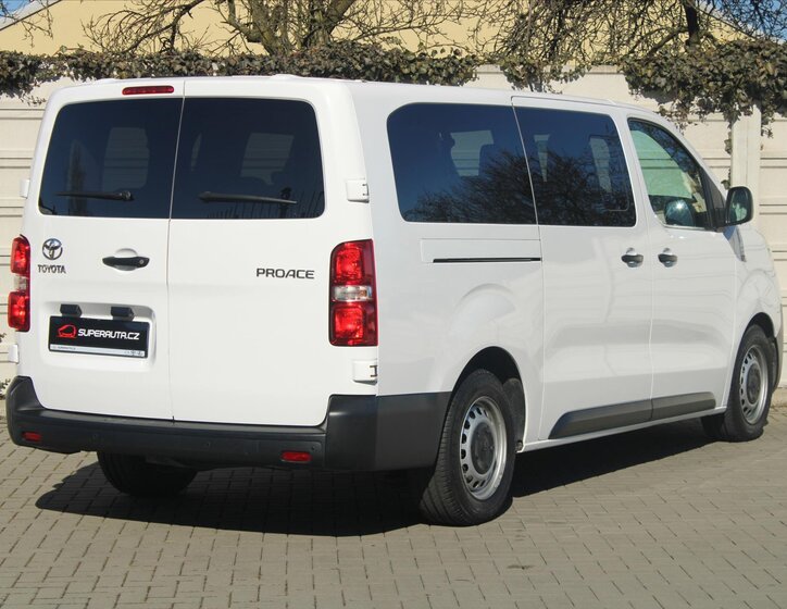 Toyota ProAce Kombi 2,0 l 106 kw