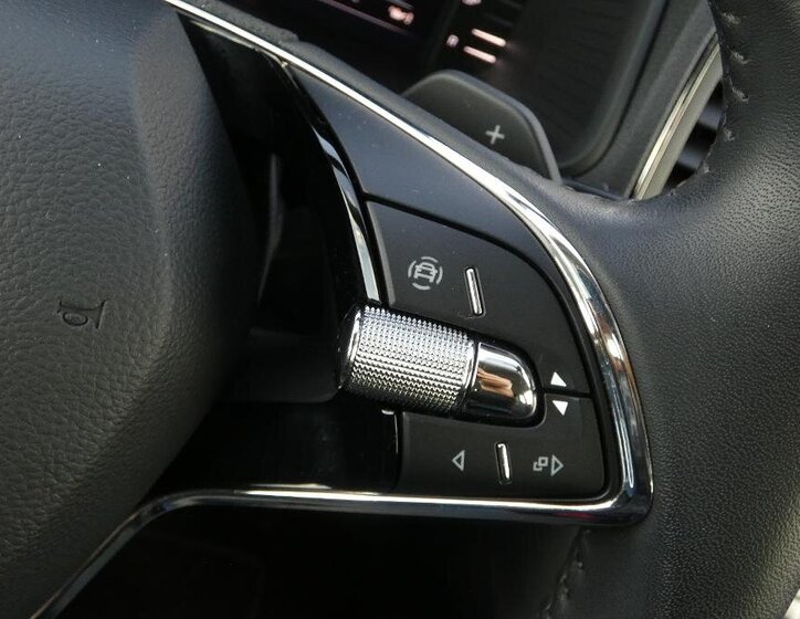 Škoda Karoq SUV / Terénní 1,5 l 110 kw