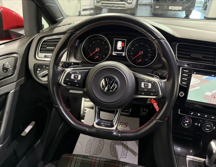 Volkswagen Golf 20