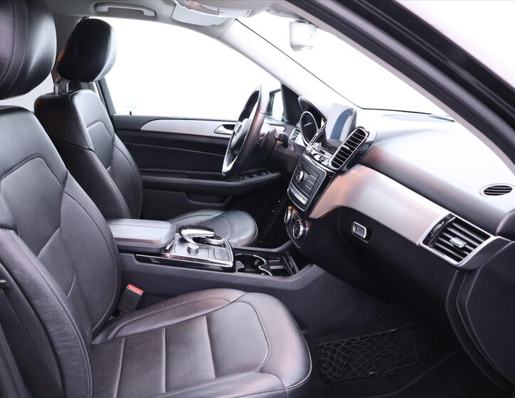 Mercedes-Benz GLE 13