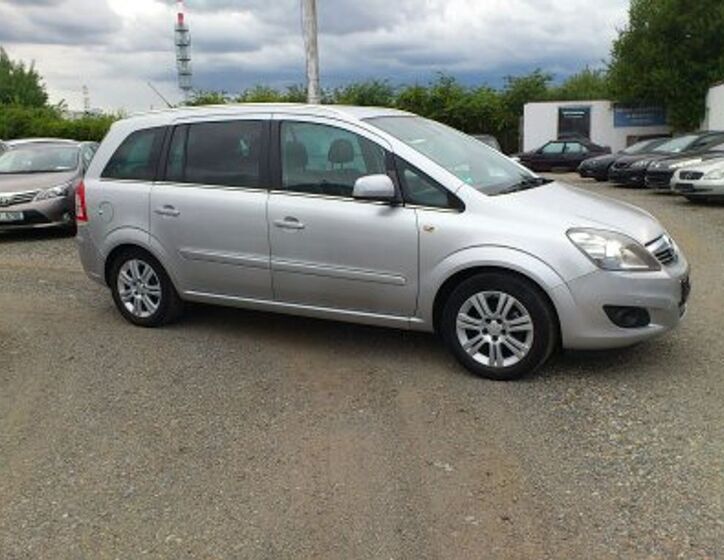 Opel Zafira 4