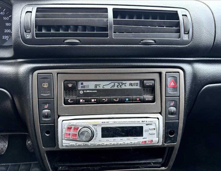 Volkswagen Passat Sedan / Limuzína 1,9 l 81 kw