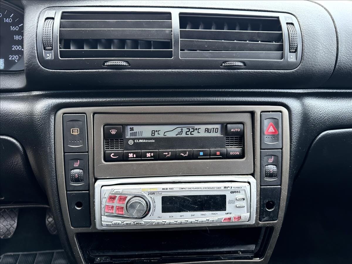 Volkswagen Passat Sedan / Limuzína 1,9 l 81 kw