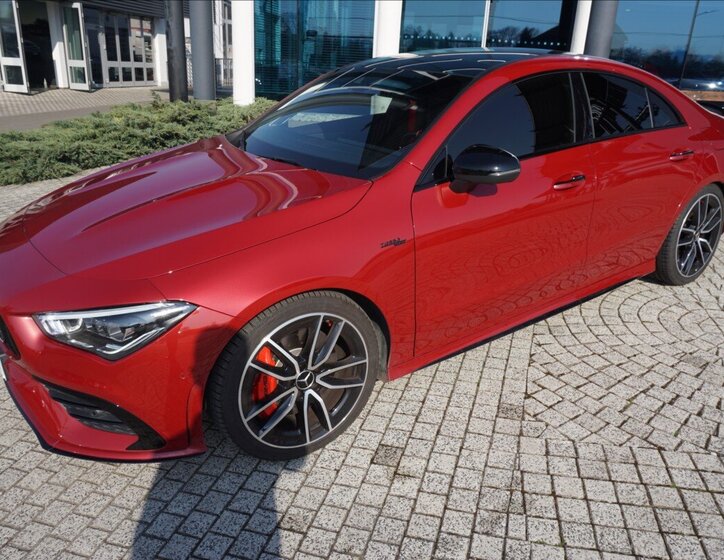 Mercedes-Benz CLA Kupé 2,0 l 225 kw