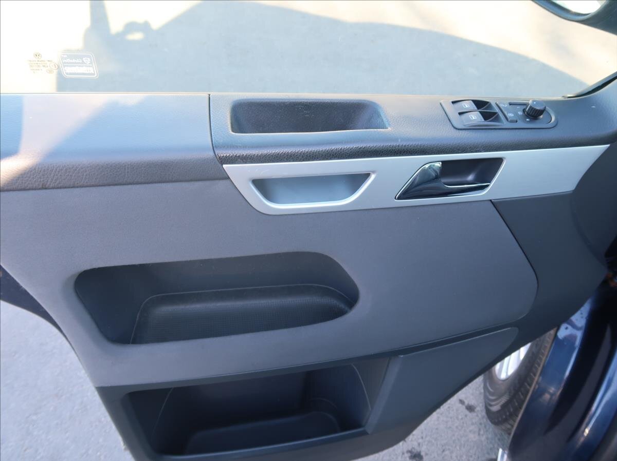 Volkswagen Multivan MPV 2,0 l 103 kw