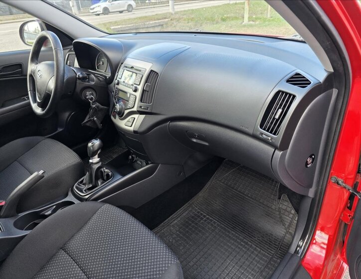 Hyundai i30 Hatchback 1,4 l 77 kw