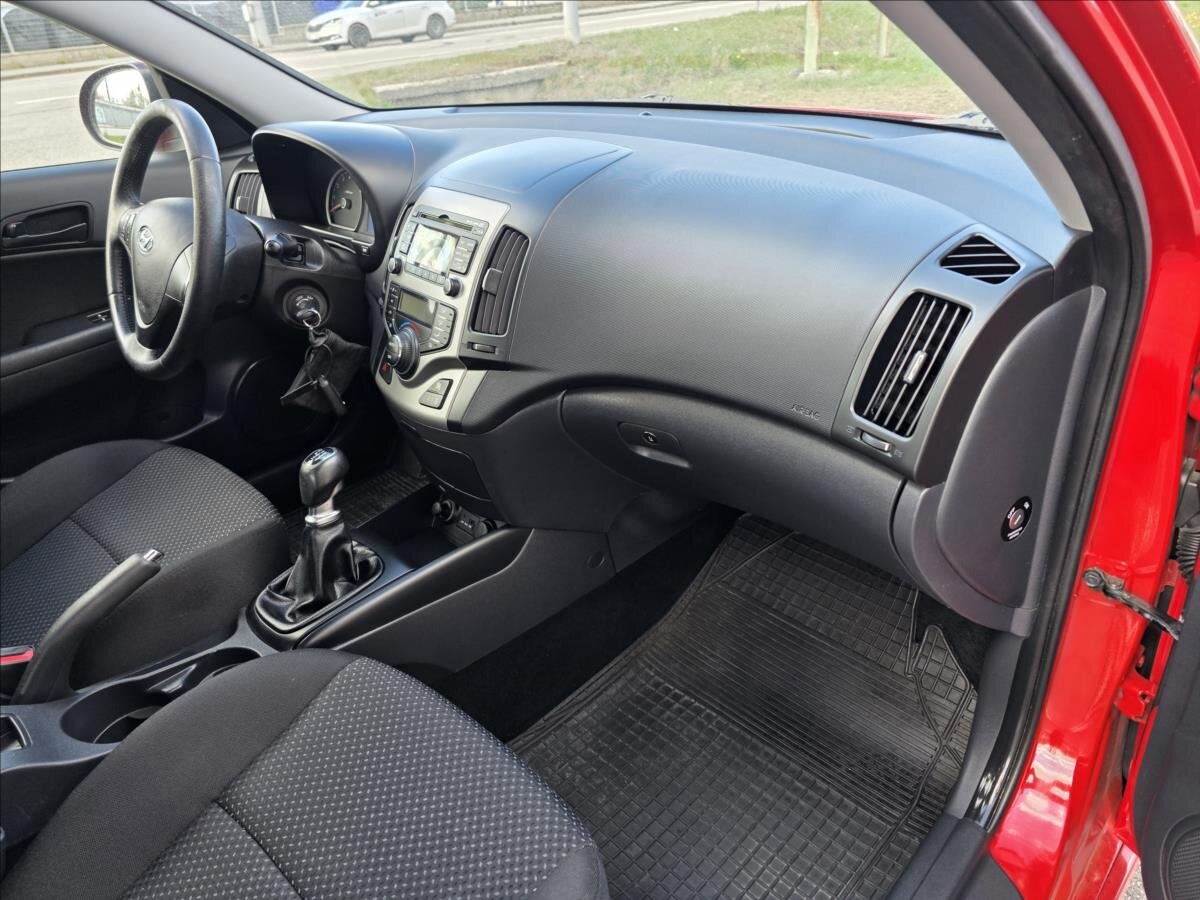 Hyundai i30 Hatchback 1,4 l 77 kw