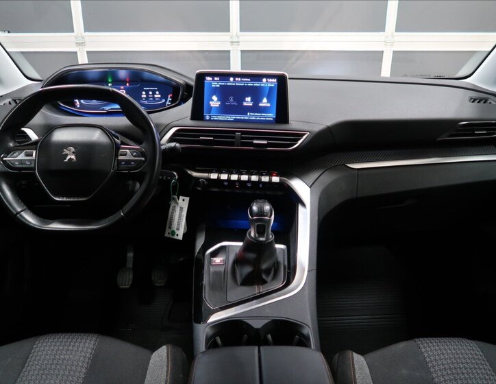 Peugeot 3008 MPV 1,2 l 96 kw