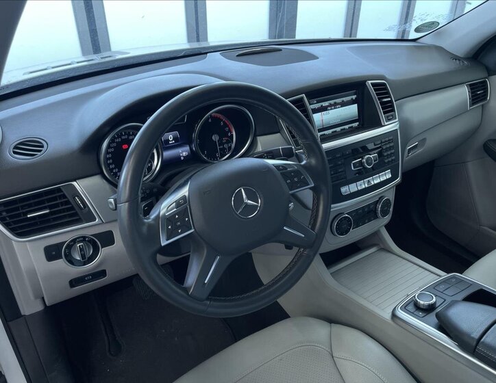 Mercedes-Benz Třídy M 9