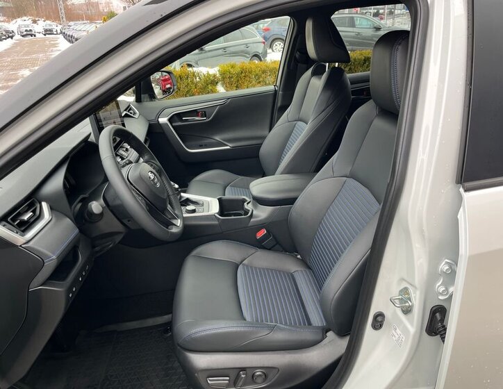 Toyota RAV4 SUV 2,5 l 131 kw