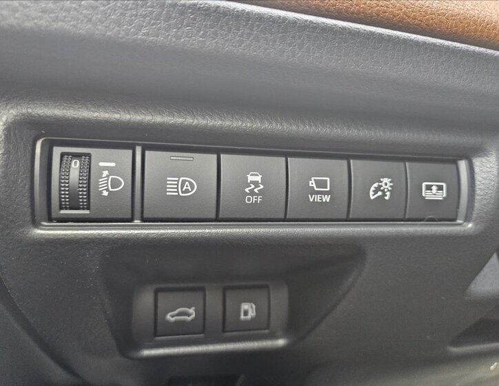 Toyota Camry Sedan / Limuzína 2,5 l 137 kw