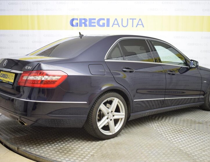 Mercedes-Benz Třídy E Sedan / Limuzína 3,0 l 170 kw