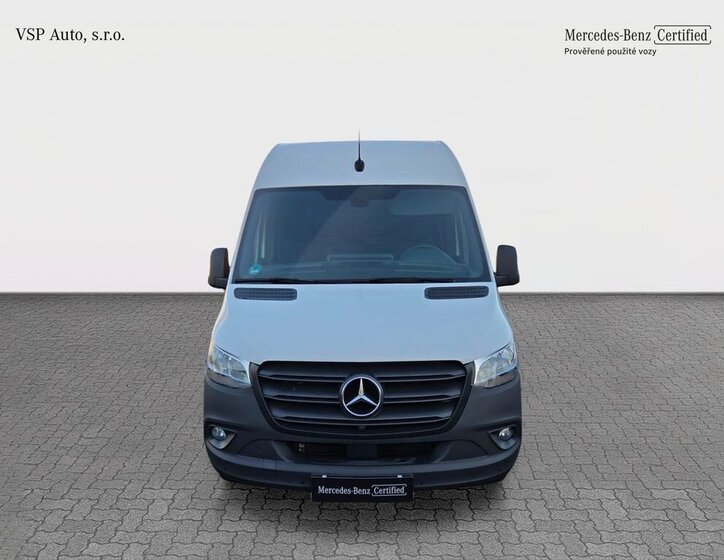 Mercedes-Benz Sprinter 9