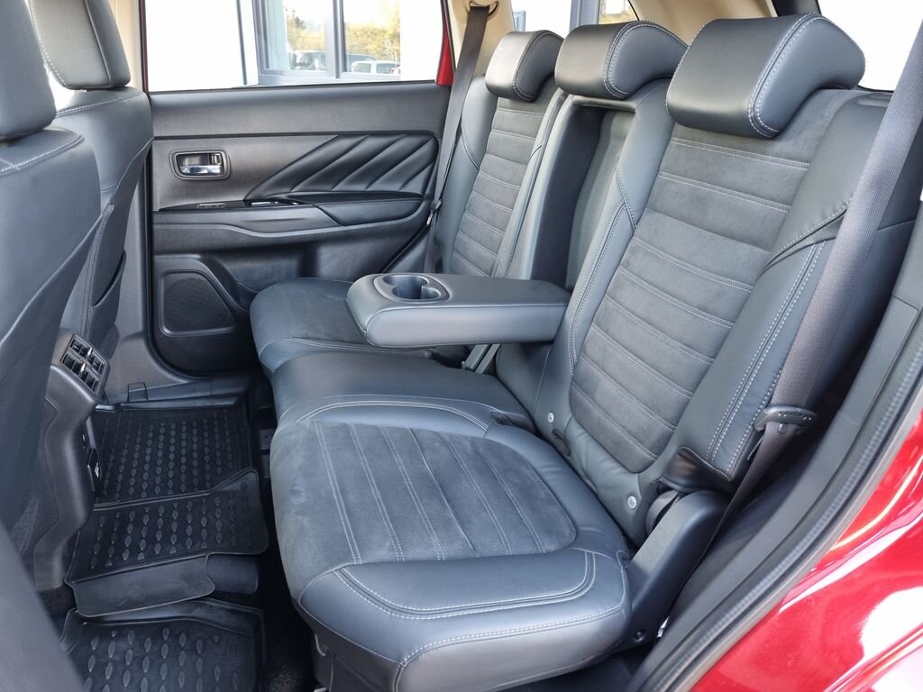 Mitsubishi Outlander SUV / Terénní 2,4 l 165 kw