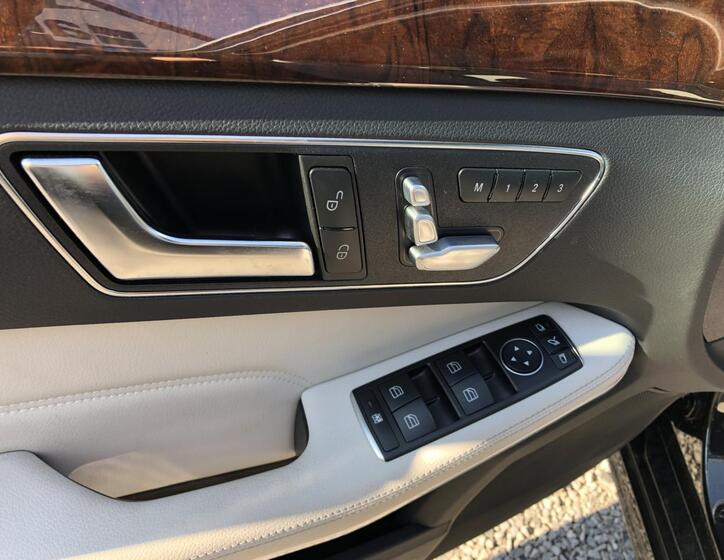 Mercedes-Benz Třídy E 8