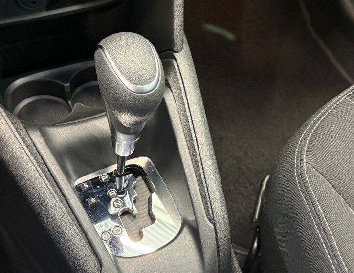 Peugeot 208 Hatchback 1,2 l 81 kw