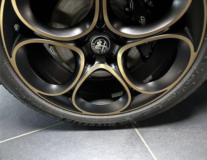 Alfa Romeo Stelvio SUV / Terénní 2,0 l 206 kw