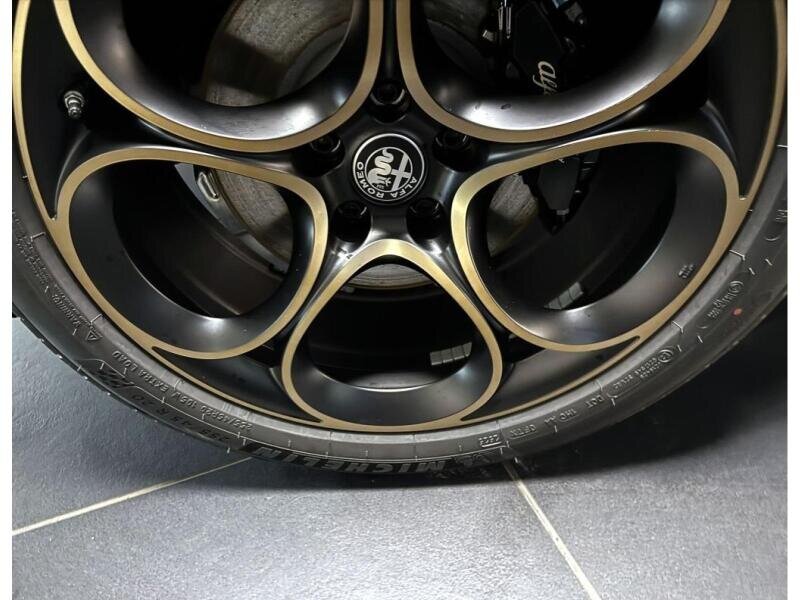 Alfa Romeo Stelvio SUV / Terénní 2,0 l 206 kw