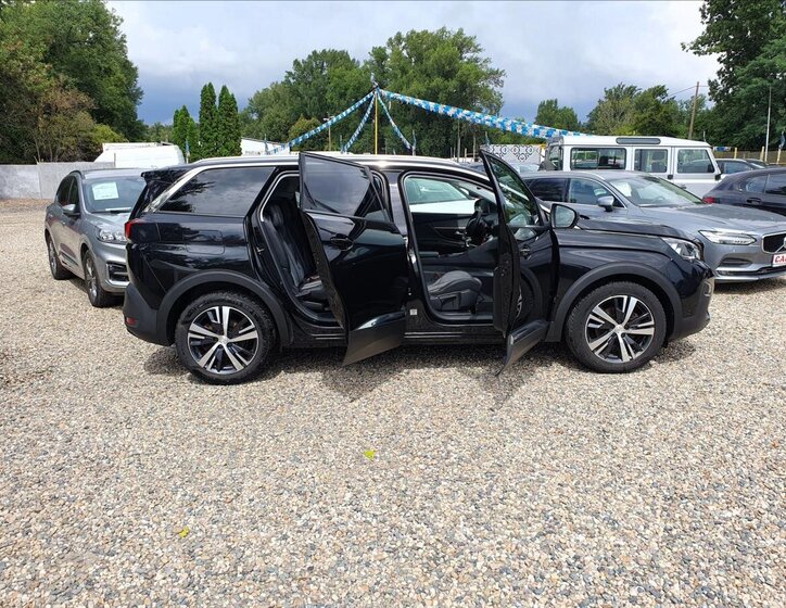 Peugeot 5008 SUV / Terénní 1,5 l 96 kw