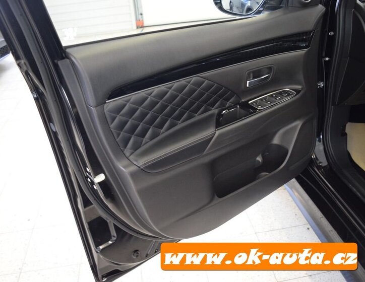 Mitsubishi Outlander SUV 0,0 0