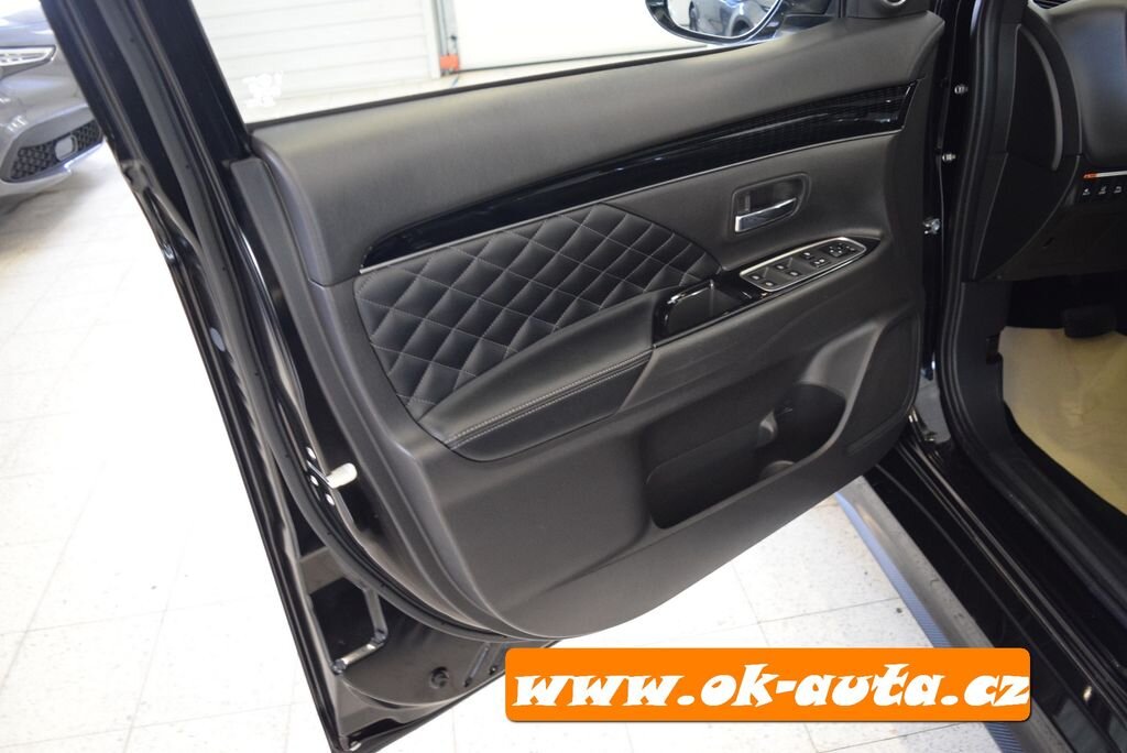 Mitsubishi Outlander SUV 0,0 0