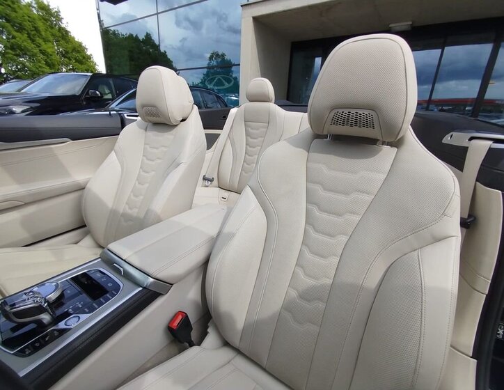 BMW Řada 8 Kabriolet 4,4 l 390 kw