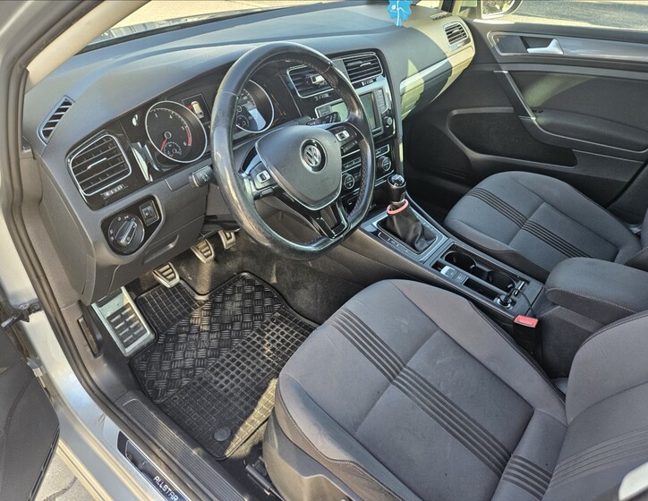 Volkswagen Golf 8