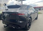 Jaguar F-Pace 10