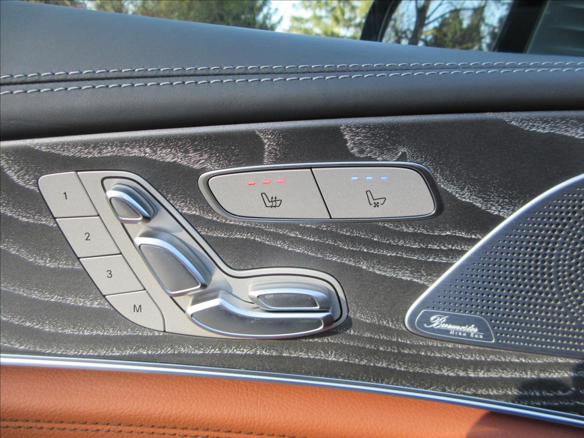 Mercedes-Benz CLS Sedan 3,0 l 270 kw