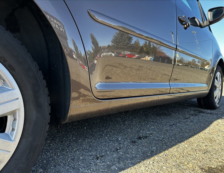 Volkswagen Touran MPV 1,2 l 77 kw