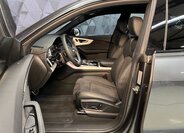 Audi Q8 SUV / Terénní 3,0 l 210 kw