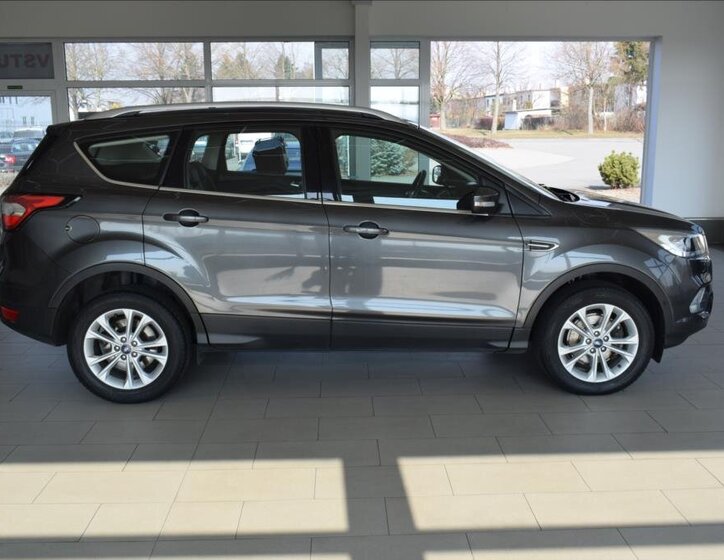 Ford Kuga SUV / Terénní 2,0 l 110 kw