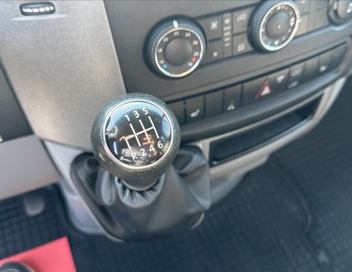 Volkswagen Crafter Skříň 2,0 l 120 kw