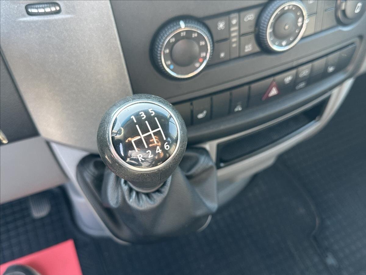 Volkswagen Crafter Skříň 2,0 l 120 kw