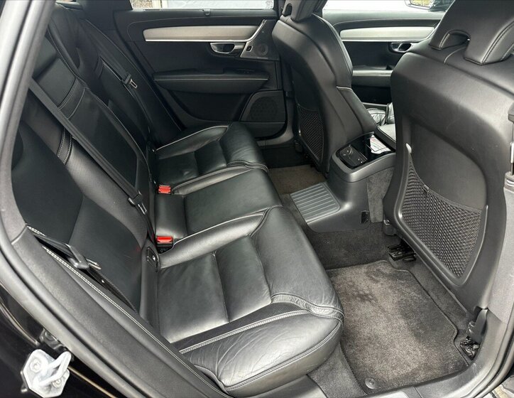 Volvo V90 Kombi 2,0 l 186 kw