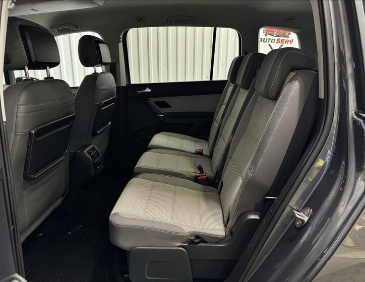 Volkswagen Touran 33